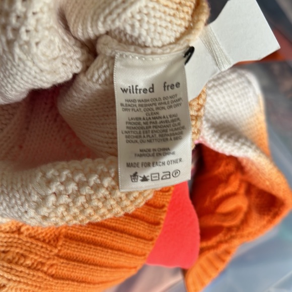 Wilfred free crop sweaterNWT - Picture 5 of 6